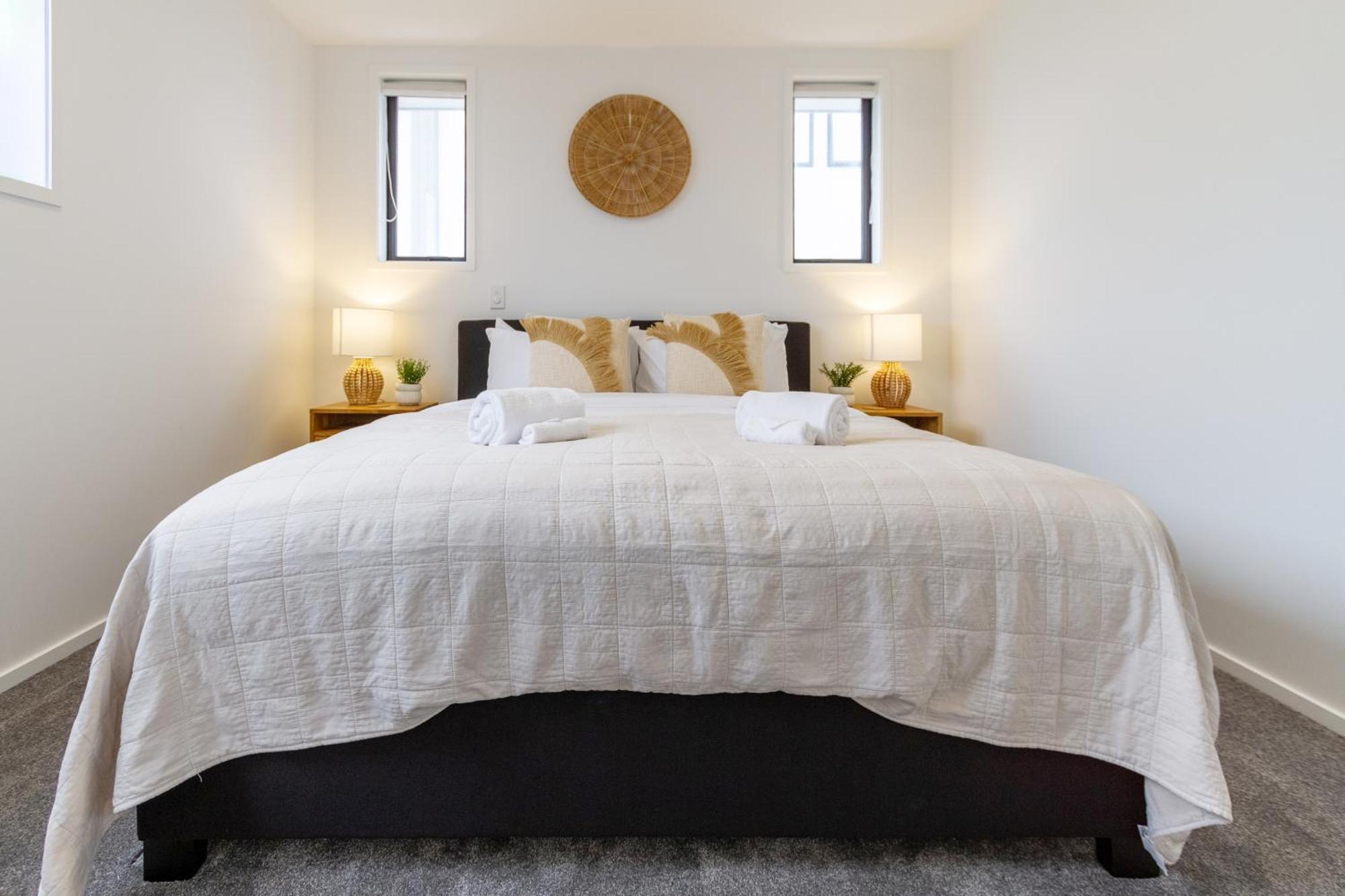 New Brighton Explore - King Bed And Sofa Bed *