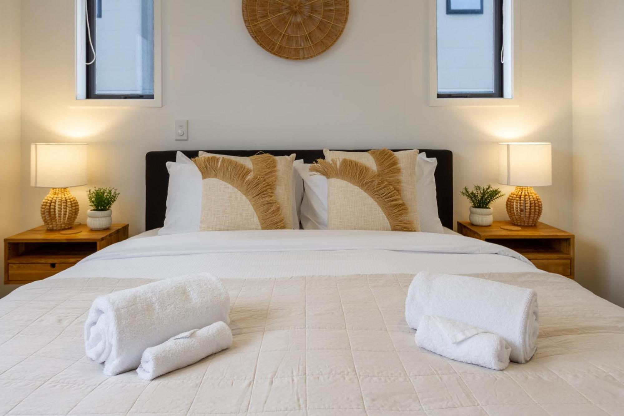 New Brighton Explore - King Bed And Sofa Bed Apartment Christchurch